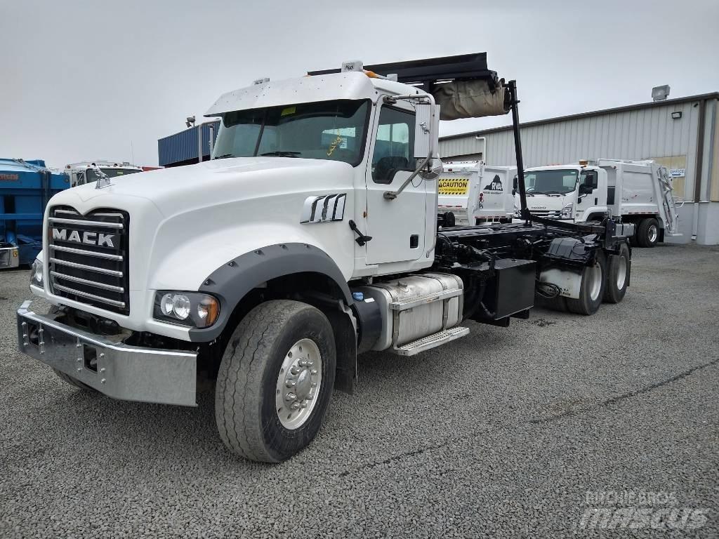 Mack GU713 垃圾車