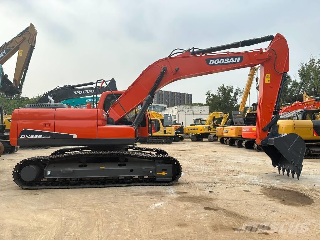 Doosan DX 225 LC-9 履帶式 挖土機/掘鑿機/挖掘機