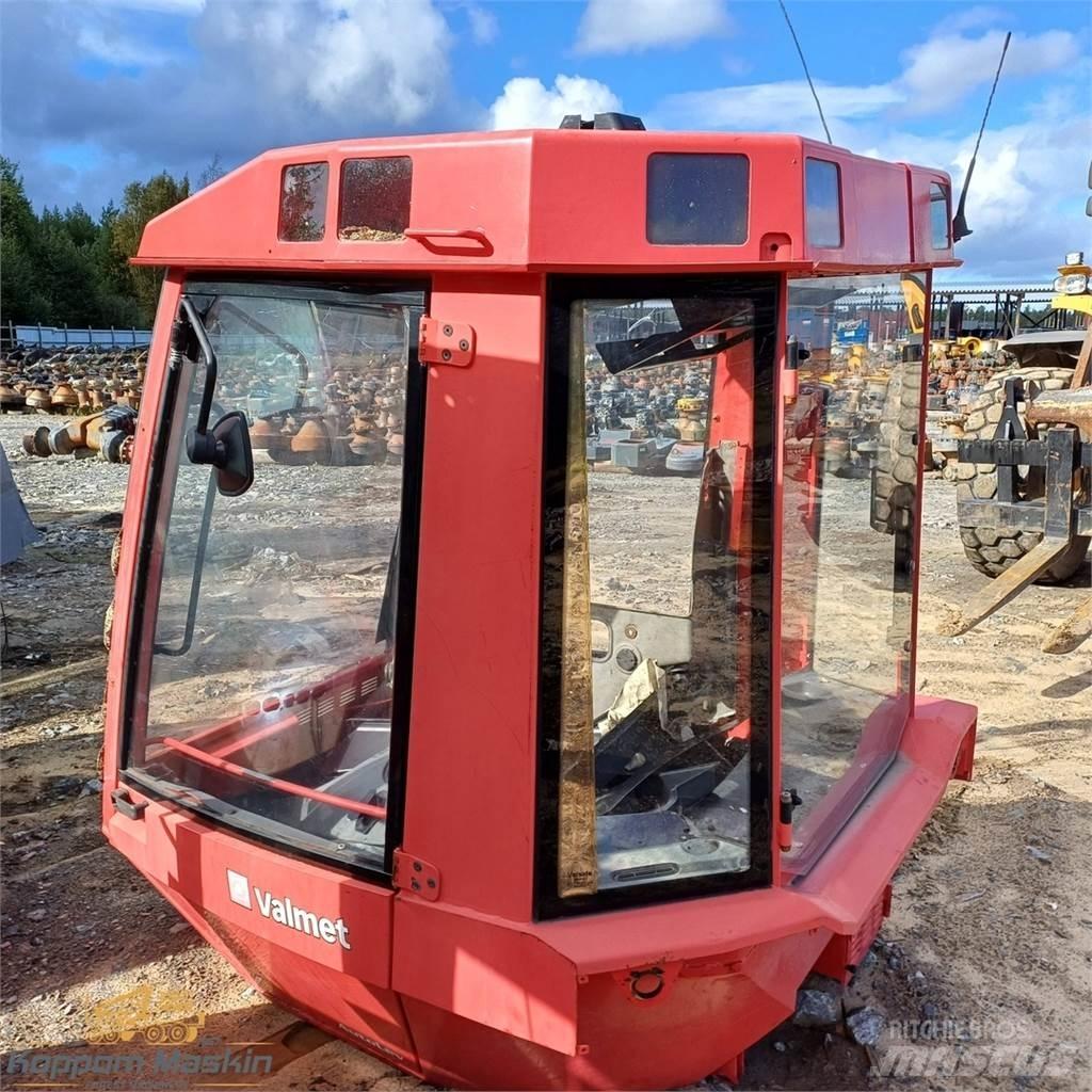 Valmet 941 駕駛室與內部