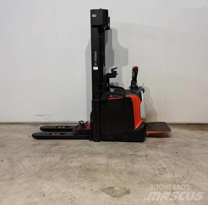BT truck SPE 140L 行走控制式堆積機
