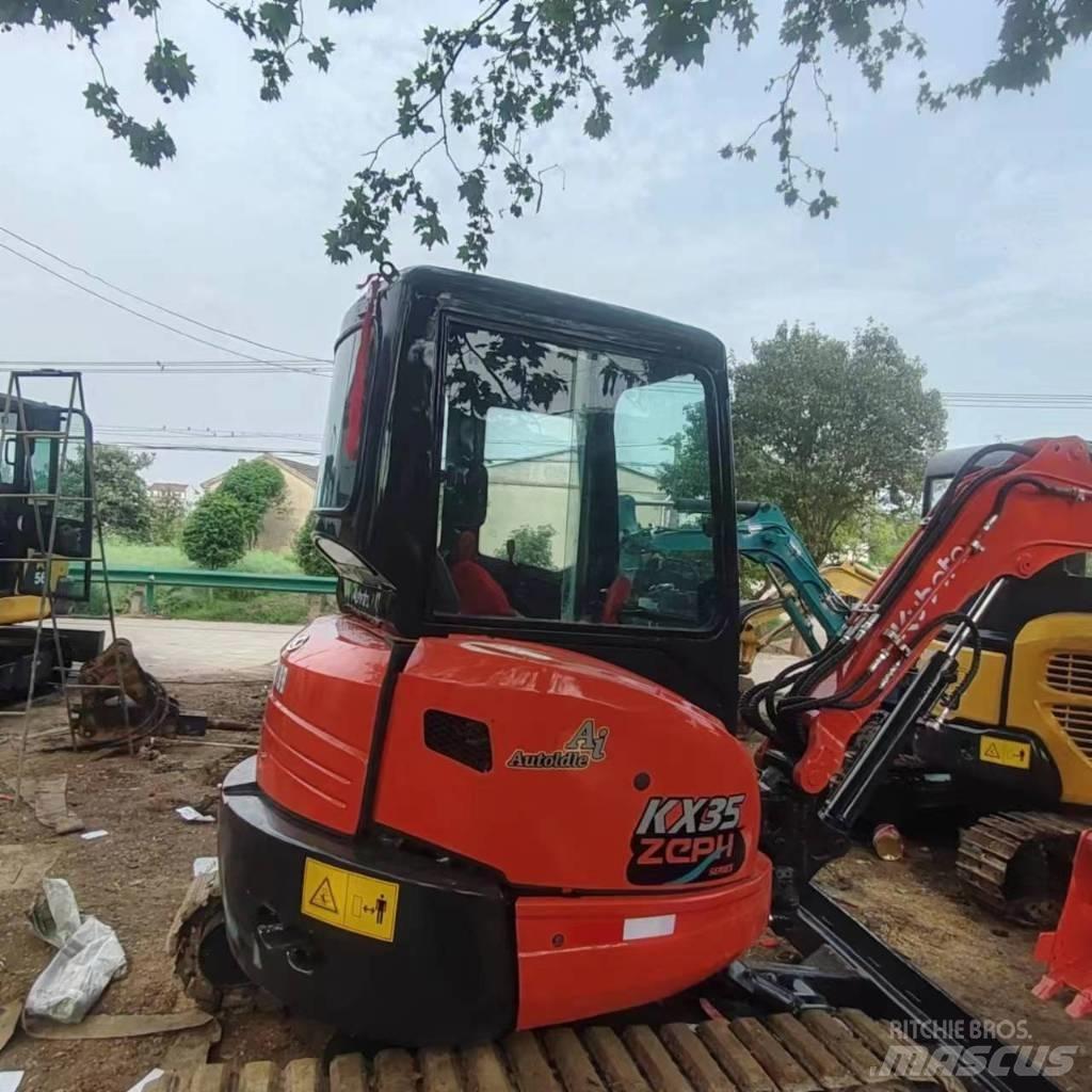 Kubota U 35 小型挖土機/掘鑿機<7t(小型挖掘機)