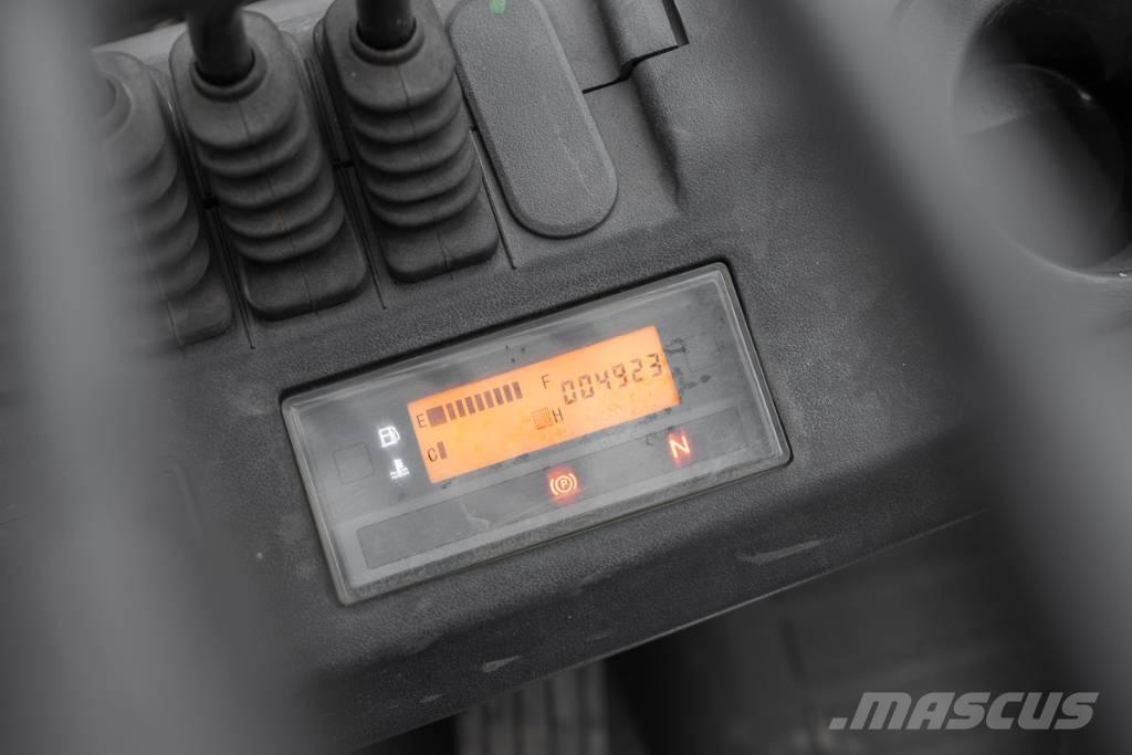 Manitou MI 30 D 柴油卡車