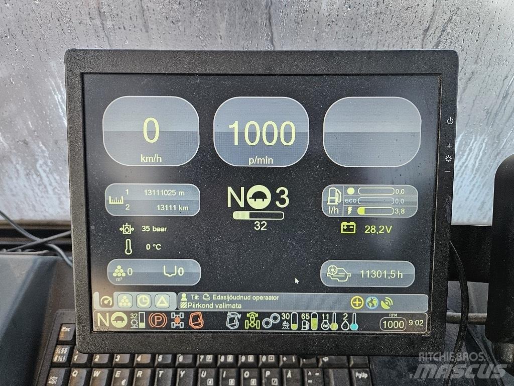 Komatsu 835 集運機