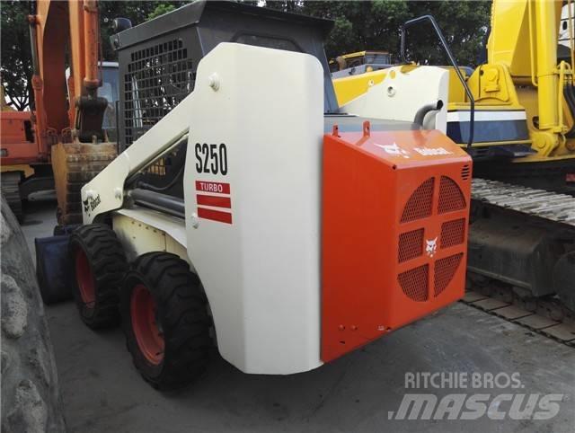Bobcat S 250 滑移轉向裝載機