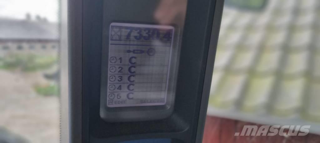 New Holland T 8040 曳引機