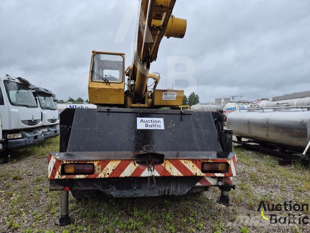 Gottwald AMK 46 全路面起重機/吊車