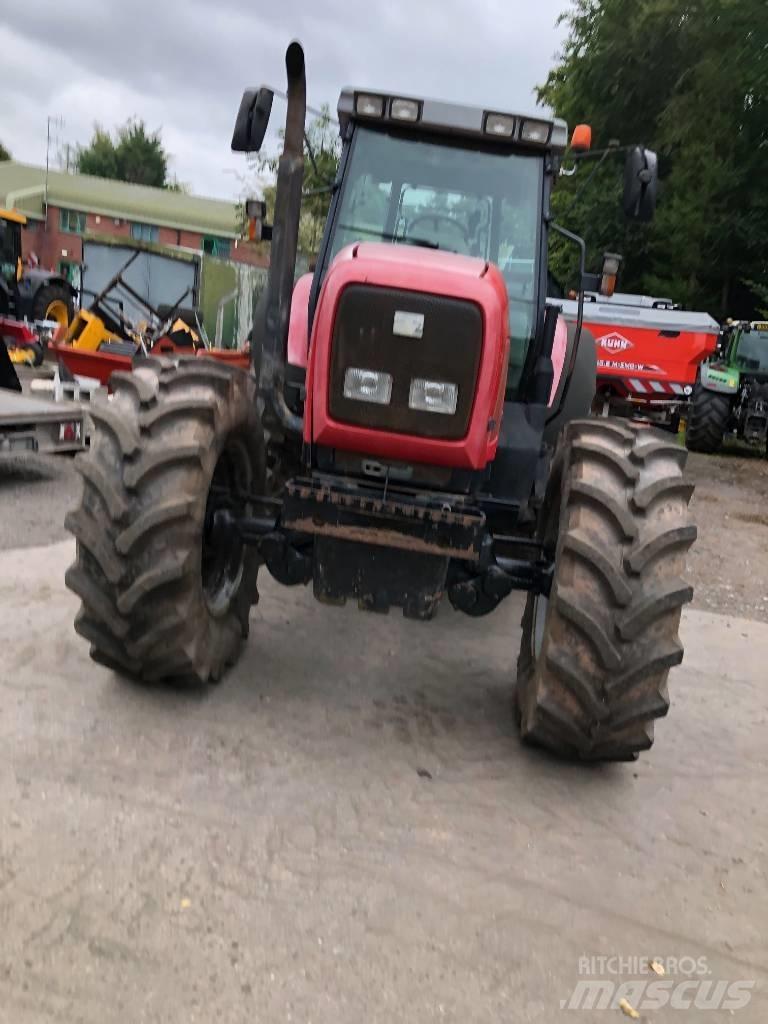 Massey Ferguson 8240 曳引機