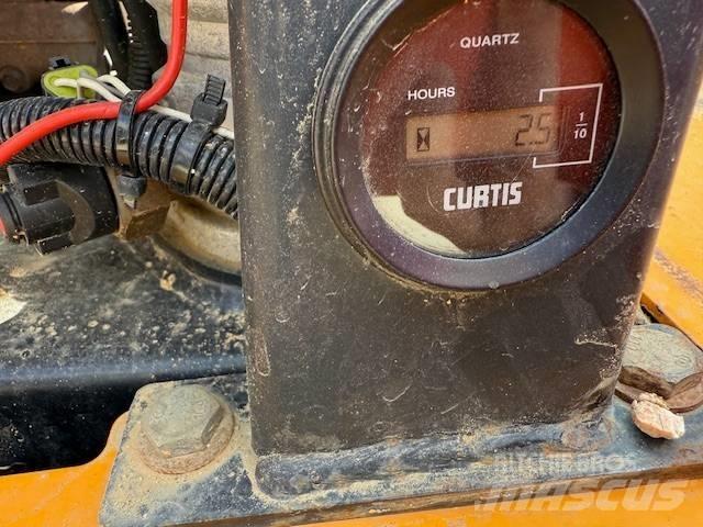Thwaites MACH 474 側卸礦車
