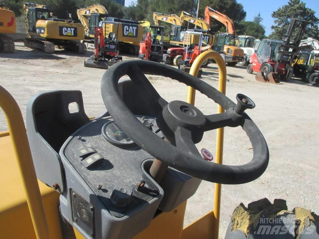CAT CB 214 E 雙輪滾壓機