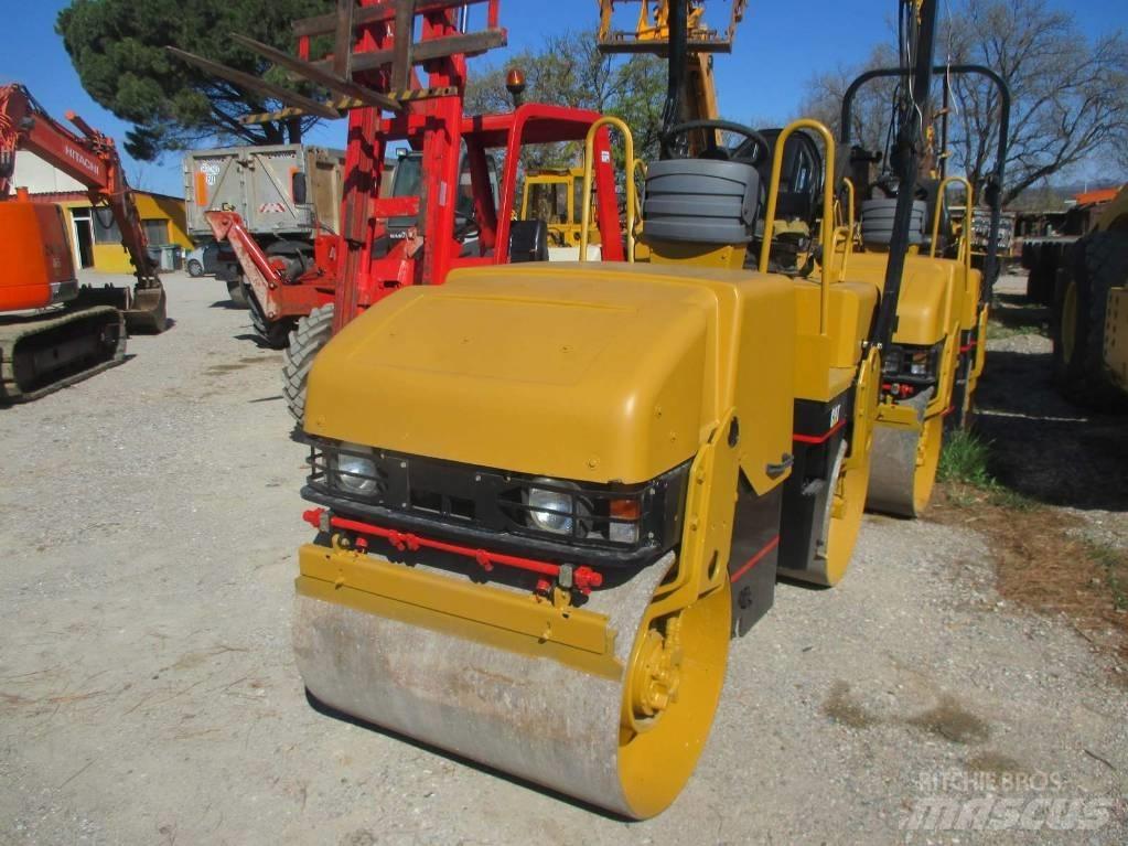 CAT CB 214 E 雙輪滾壓機