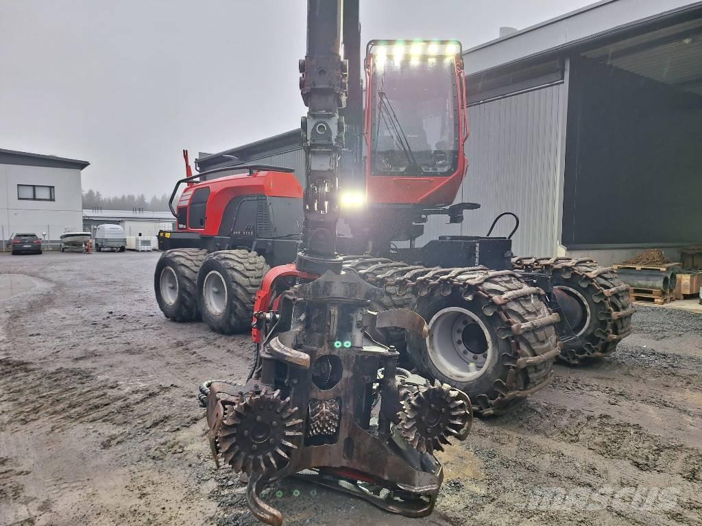 Komatsu 901 XC 收穫機