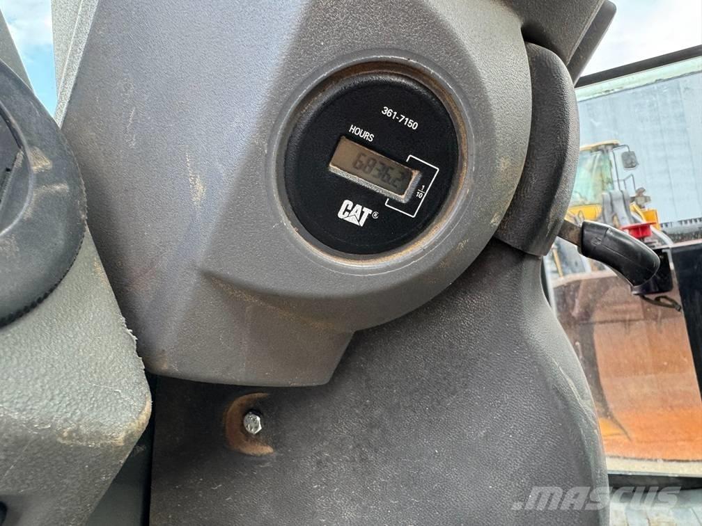 CAT CP 76 單輪滾壓機