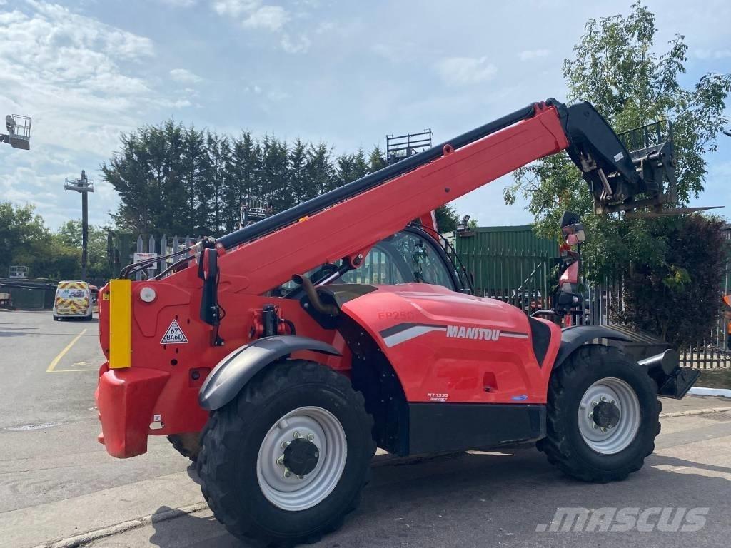 Manitou MT 1335 伸縮臂操作車