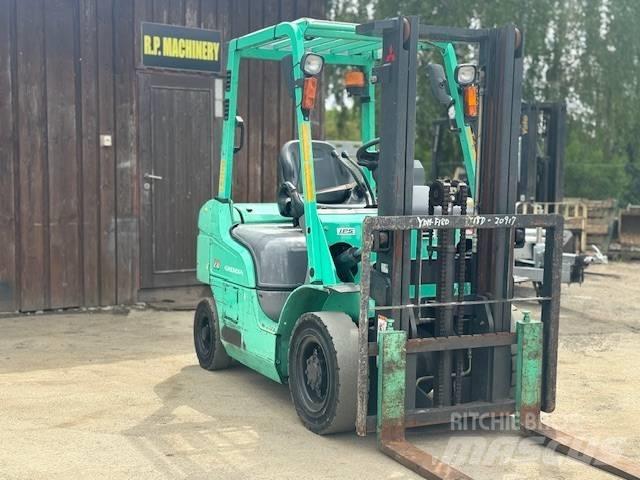 Mitsubishi FD 18 柴油卡車