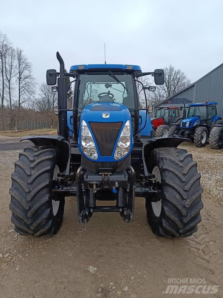New Holland T7040 曳引機