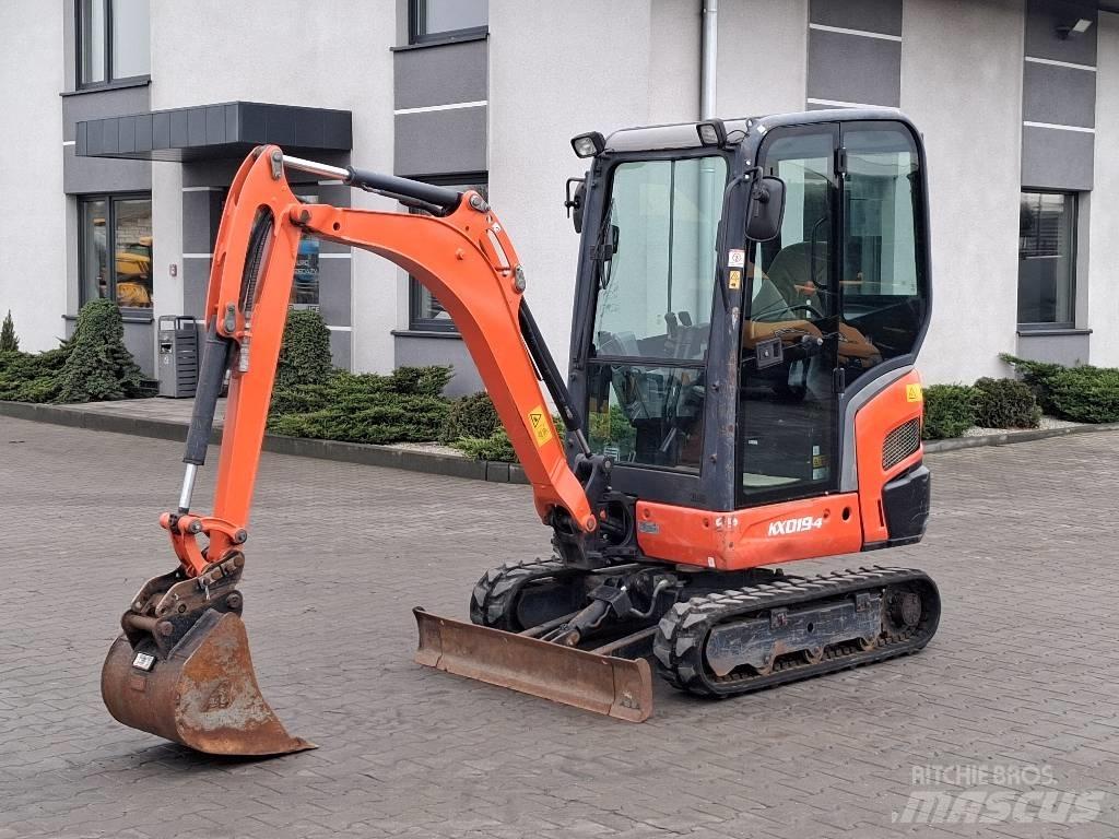 Kubota KX 019-4 小型挖土機/掘鑿機<7t(小型挖掘機)