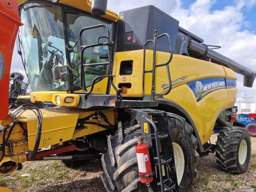 New Holland CX 8070 聯合收穫機