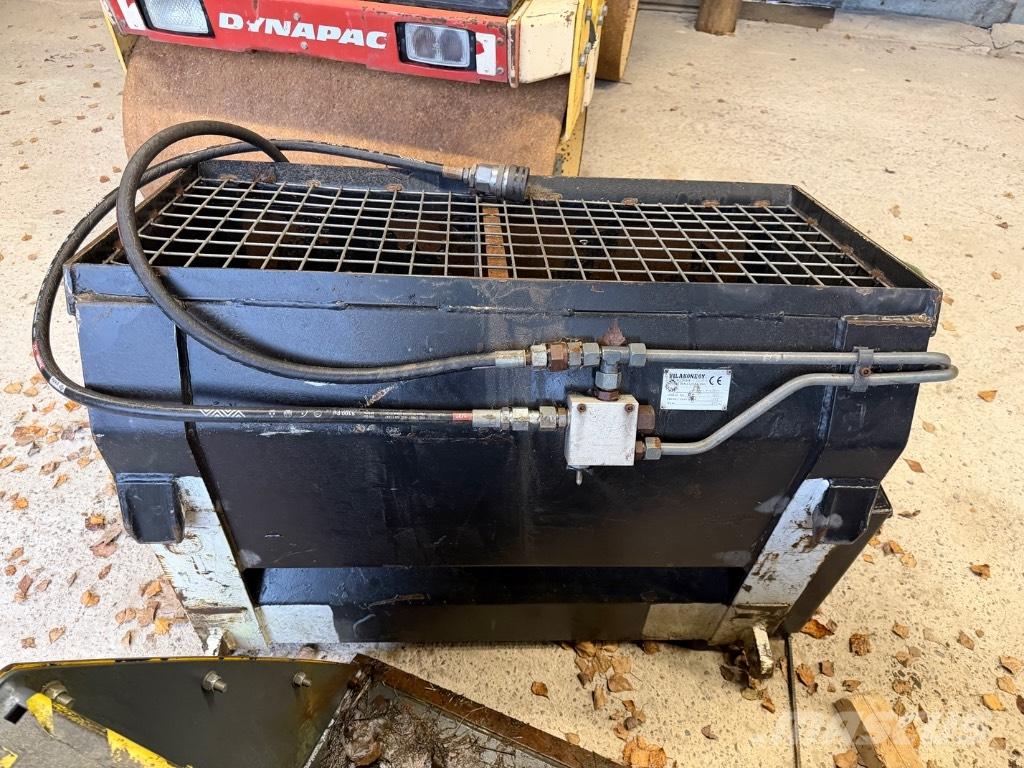 Vila Hiekoitin 小型牽引機配件