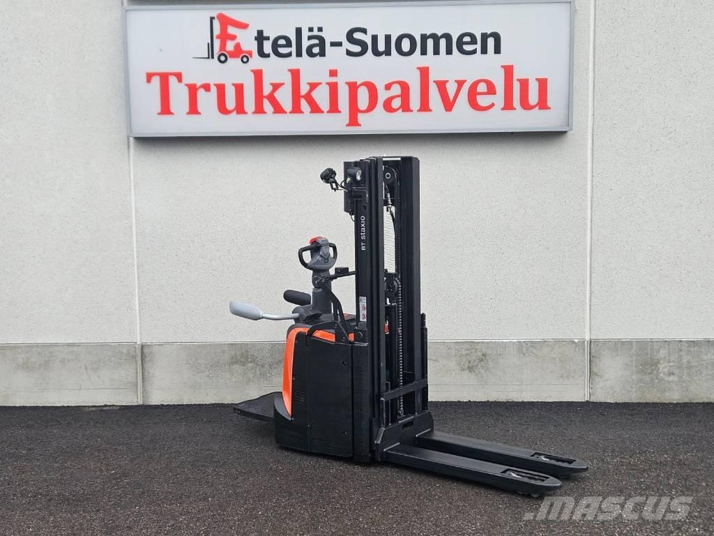 Toyota SPE120 L 自走式堆積機