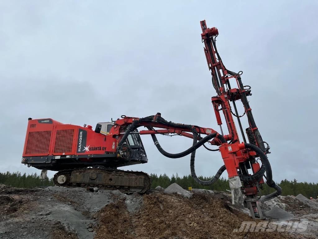 Sandvik DX800 鑽孔機