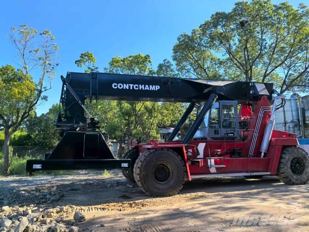 Kalmar DRF 450 前伸型堆積機