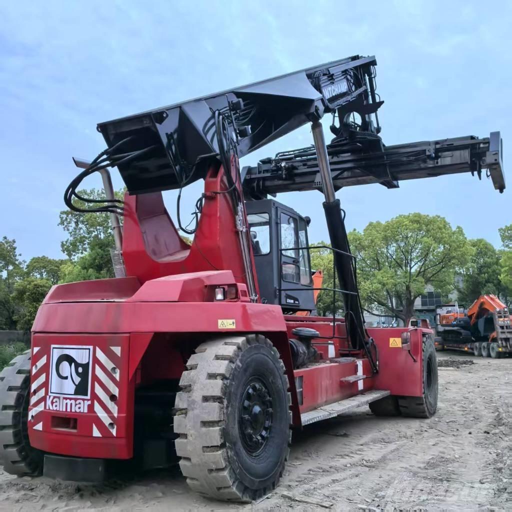Kalmar DRF 450 前伸型堆積機