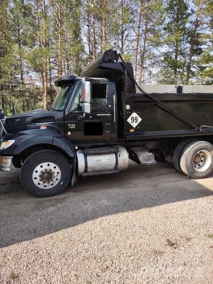 International 7500 傾卸式卡車