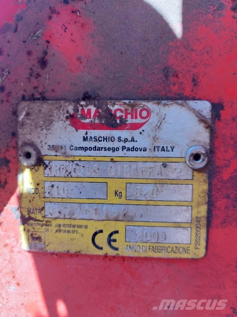 Maschio Giraffa 210 莖葉去葉機