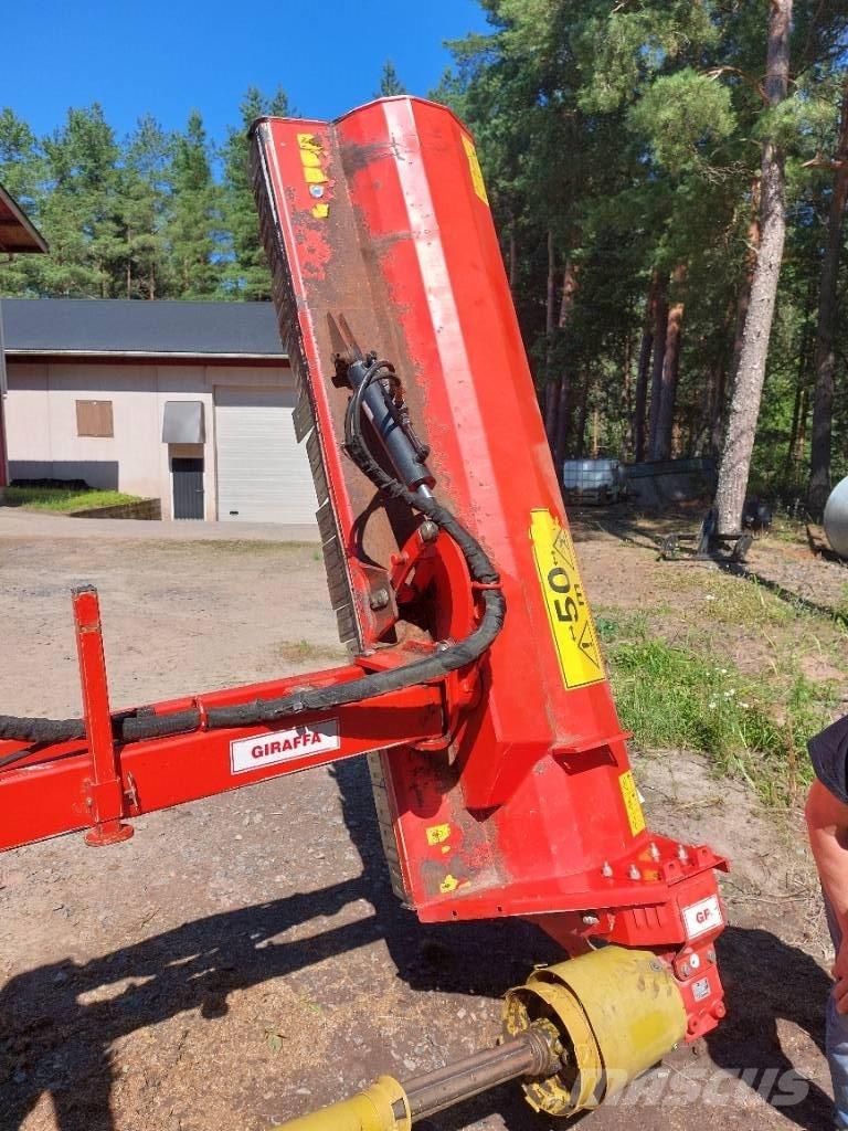 Maschio Giraffa 210 莖葉去葉機