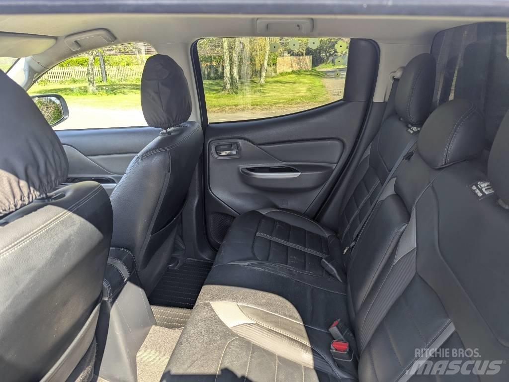 Mitsubishi L 200 皮卡.傳統半斗卡車/側卸板