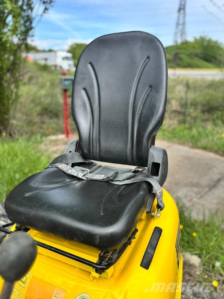 Komatsu PC 09 小型挖土機/掘鑿機<7t(小型挖掘機)