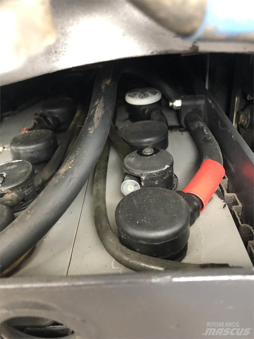 Still RX20-18 電動堆高機