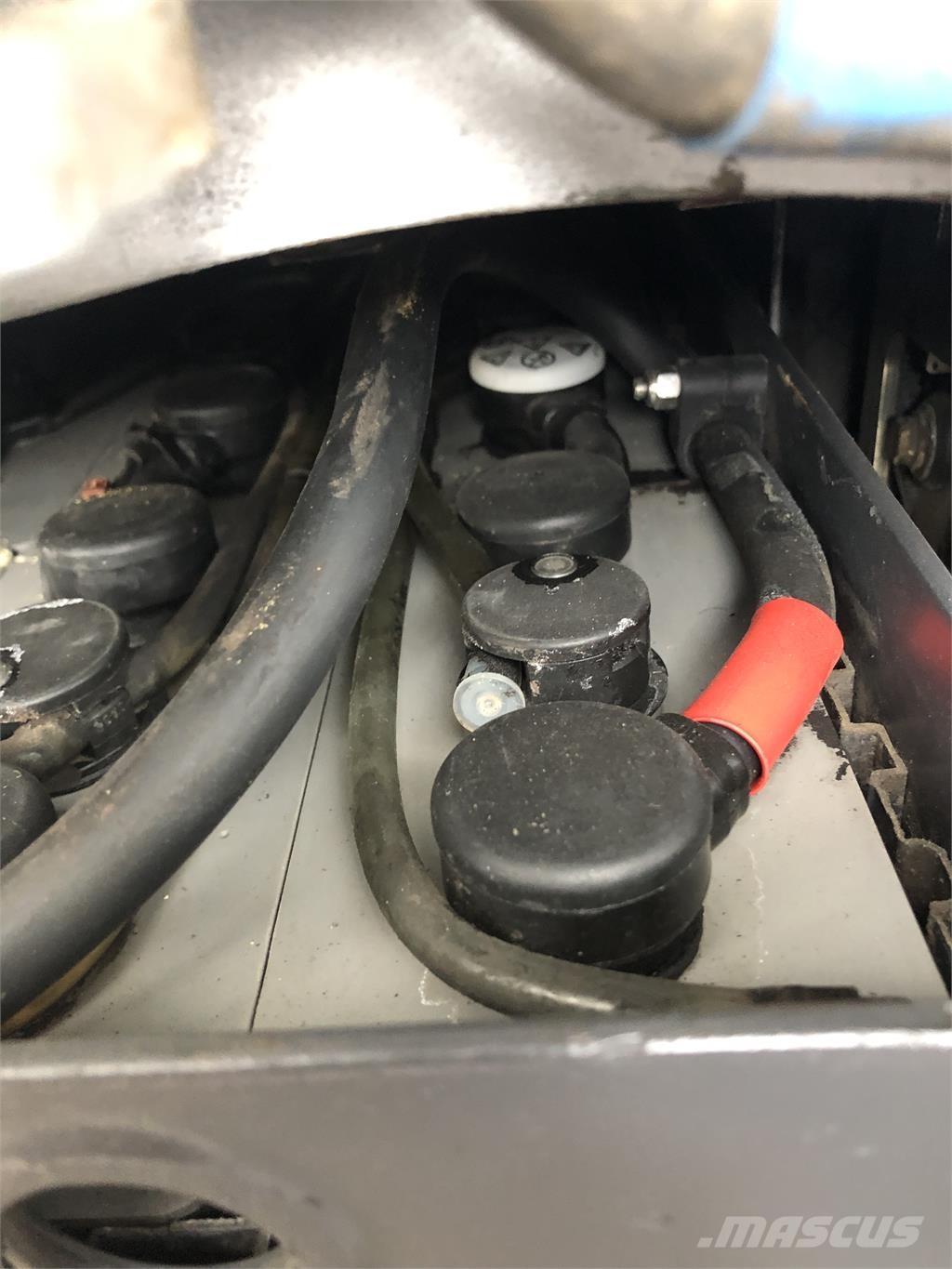 Still RX20-18 電動堆高機