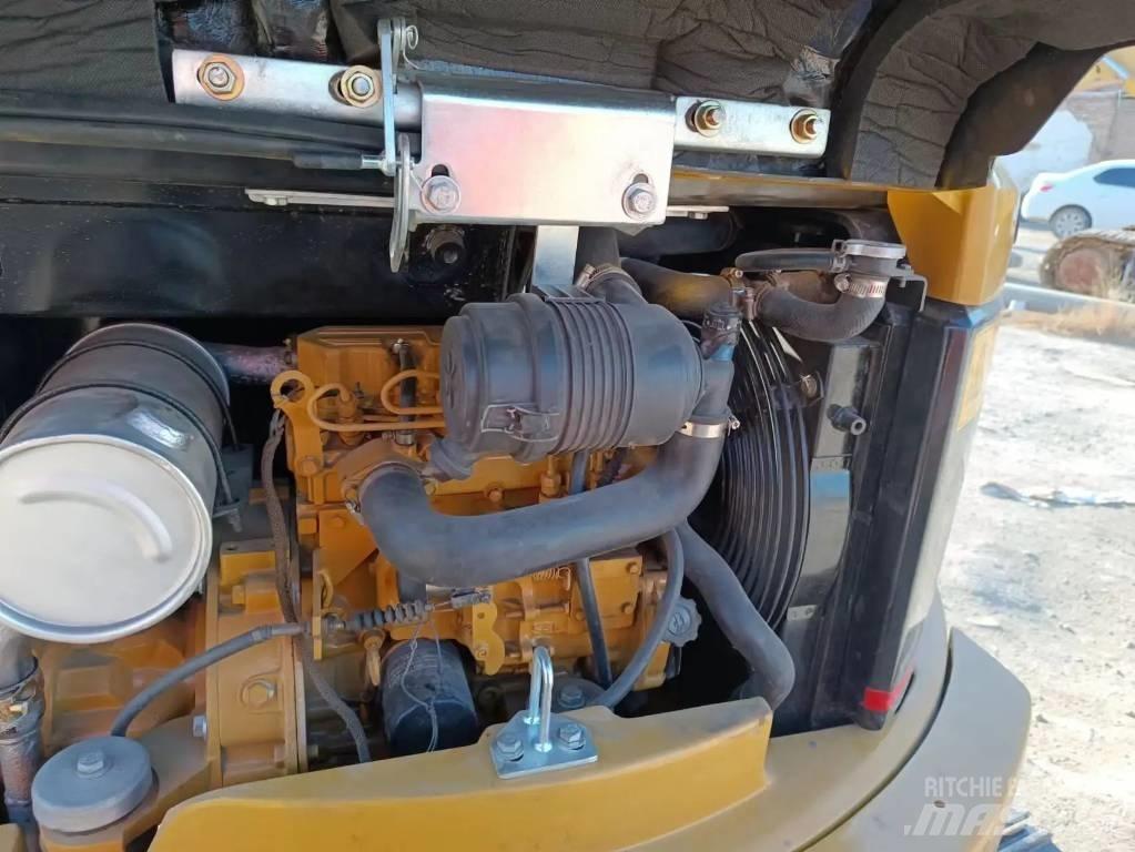 CAT 303 CR 小型挖土機/掘鑿機<7t(小型挖掘機)