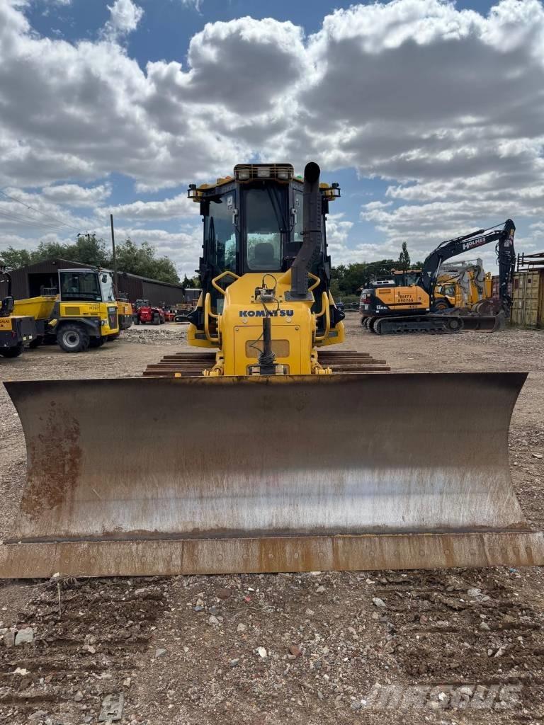 Komatsu D51PX-24 履帶推土機