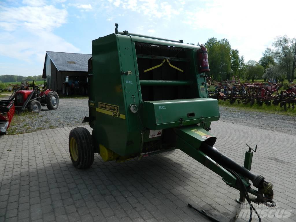 John Deere 545 圓型牧草打包機