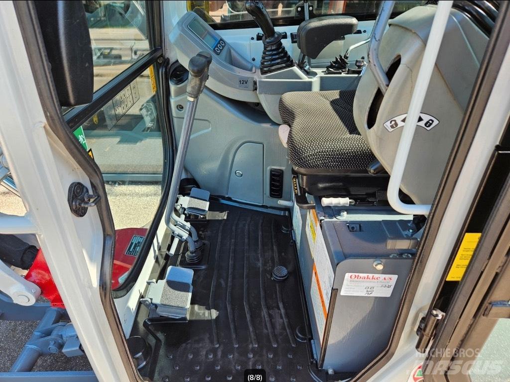 Takeuchi TB 216 小型挖土機/掘鑿機<7t(小型挖掘機)