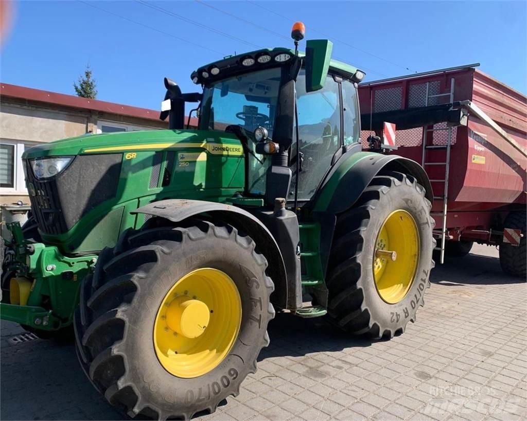 John Deere 6R 250 曳引機