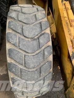 CAT 910 輪胎式裝載機