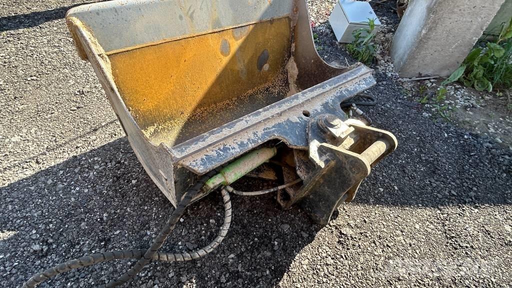 JCB 4 CX Pro 反鏟裝載機