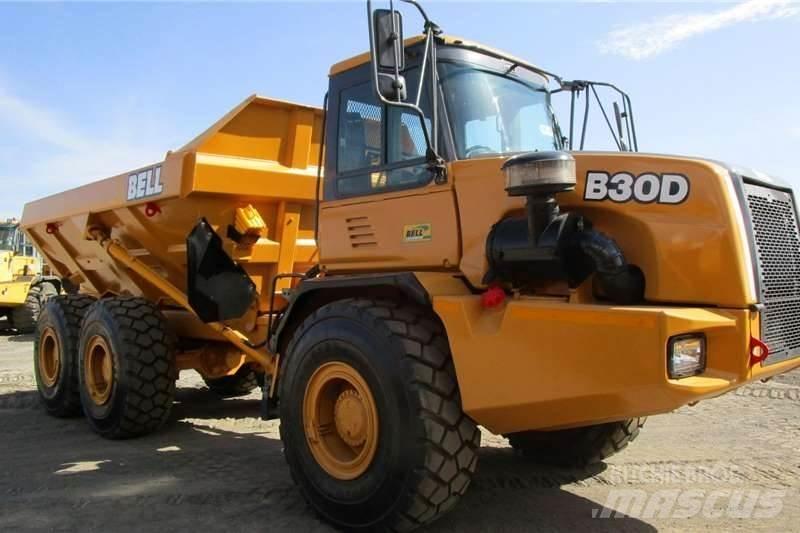 Bell B30D 鉸接式起吊車