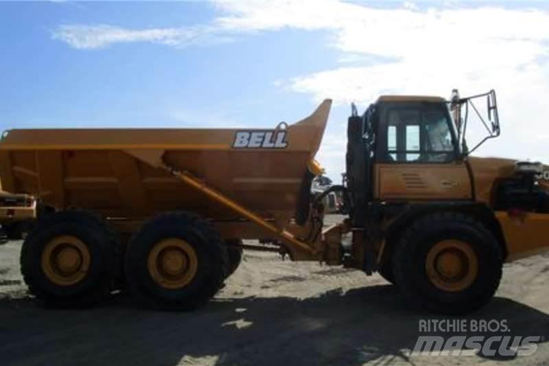 Bell B30D 鉸接式起吊車