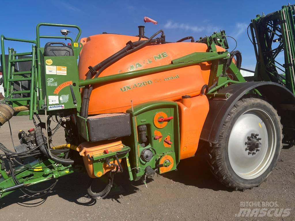 Amazone UX 4200 牽引式噴霧機