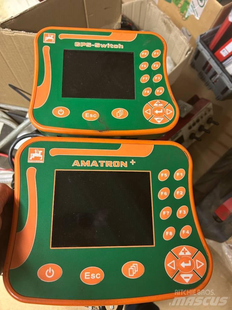 Amazone UX 4200 牽引式噴霧機