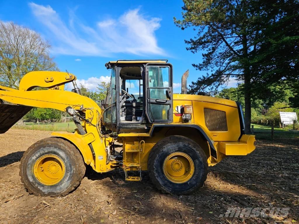 CAT 930 M 輪胎式裝載機