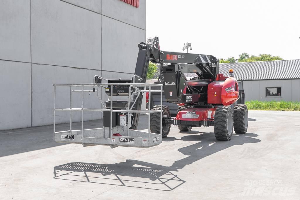 Manitou 200 ATJ 曲臂高空作業車