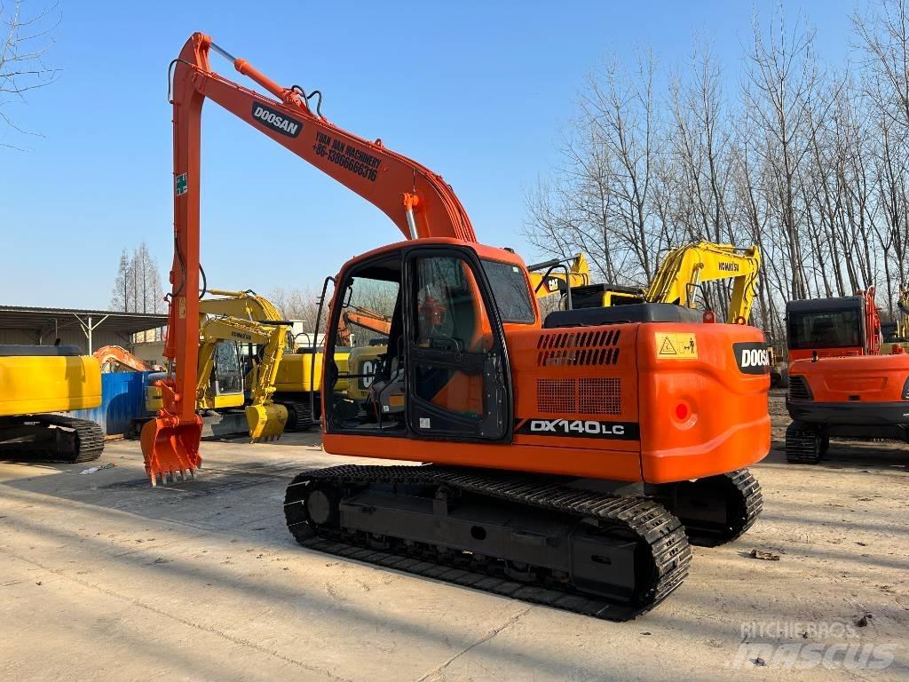 Doosan DX 140 小型挖土機/掘鑿機<7t(小型挖掘機)