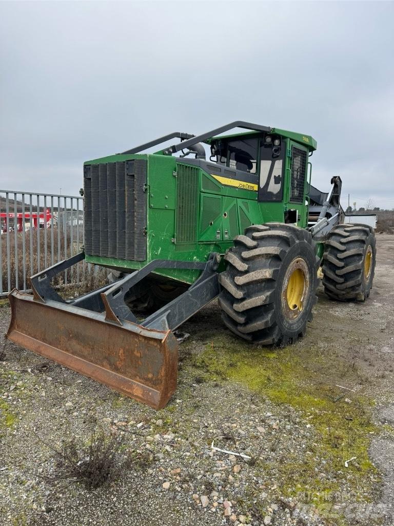 John Deere 748 集材機
