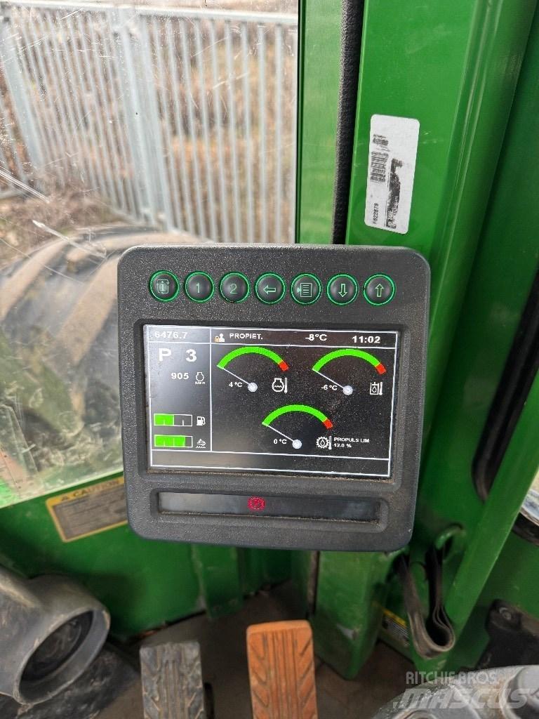 John Deere 748 集材機