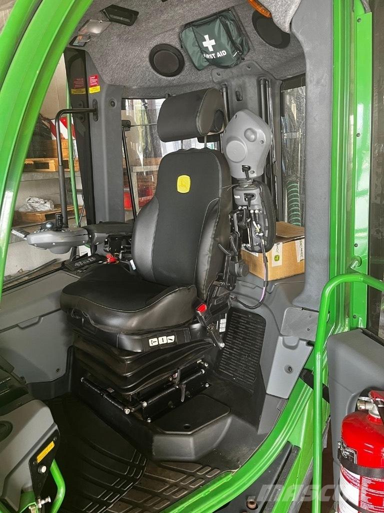 John Deere 1910G 集運機